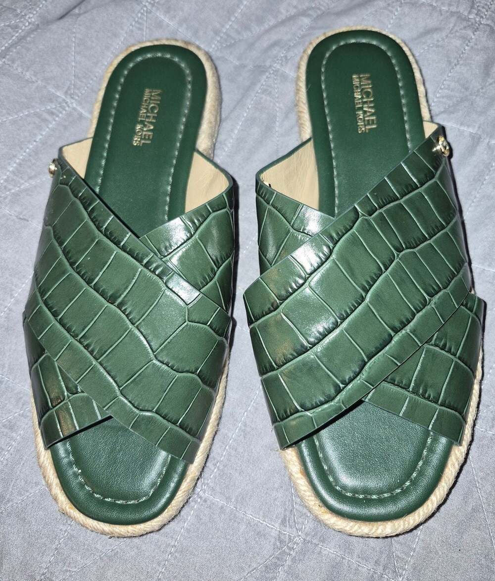Michael Kors Linden Moss Green Croc-Embossed Leather Slides Sandals Size 7